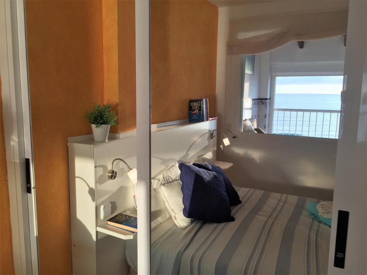 Beachfront And Bright Apartment Mareny Barraquetas Exterior photo