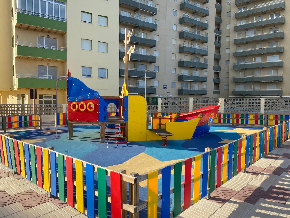 Beachfront And Bright Apartment Mareny Barraquetas Exterior photo